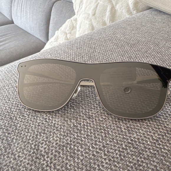 Sunglasses - Picture 5 of 5